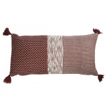 Изображение: Подушка декоративная бордового цвета крупной вязки из коллекции Ethnic