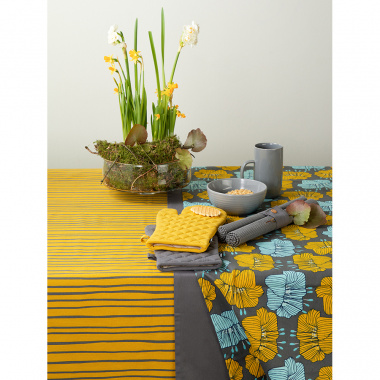 картинка Дорожка на стол из хлопка серого цвета с принтом Цветы из коллекции Prairie от магазина Tkano